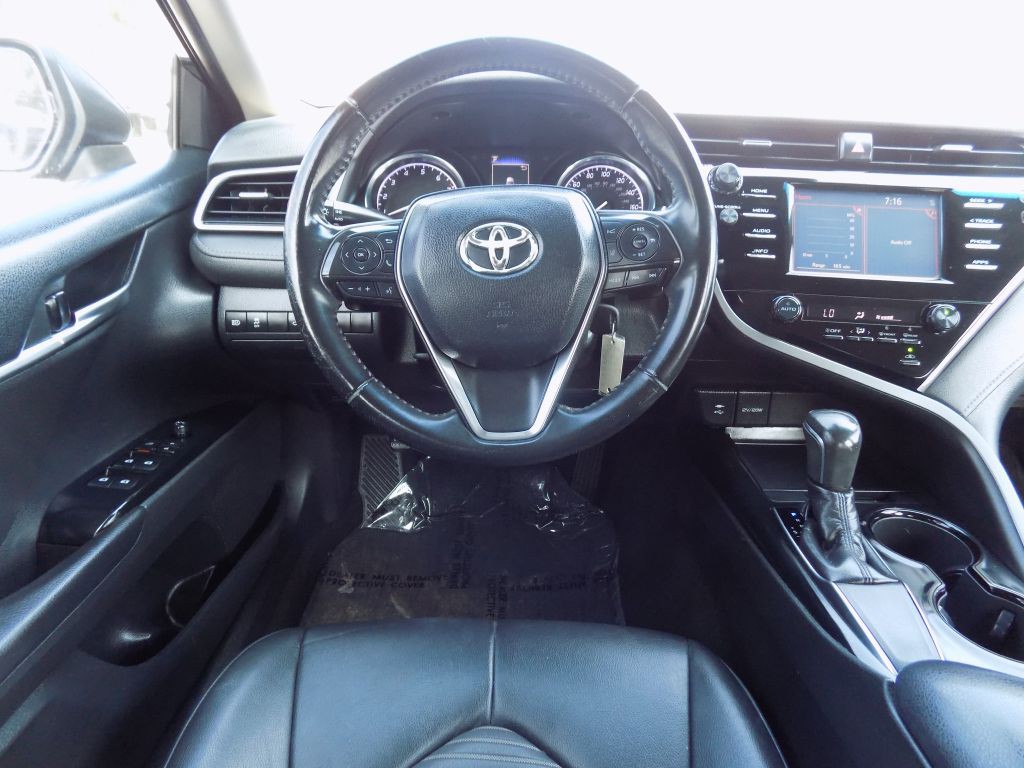 2018 Toyota Camry Image 17