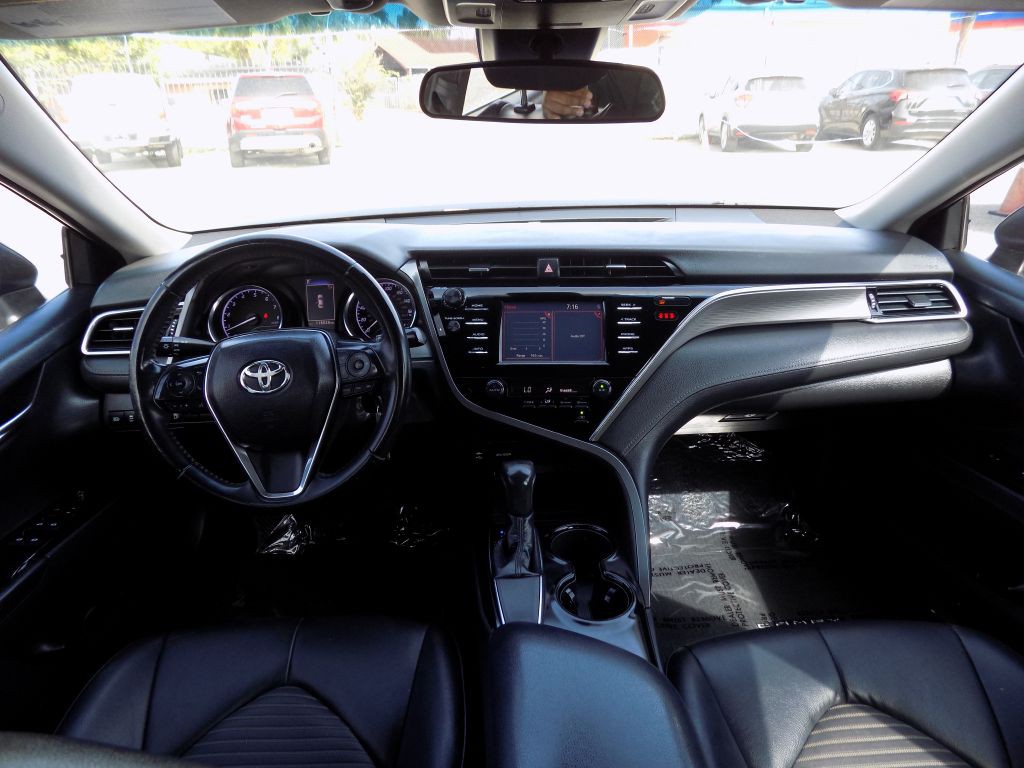 2018 Toyota Camry Image 19