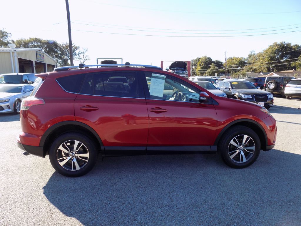 2017 Toyota Rav4 Image 7