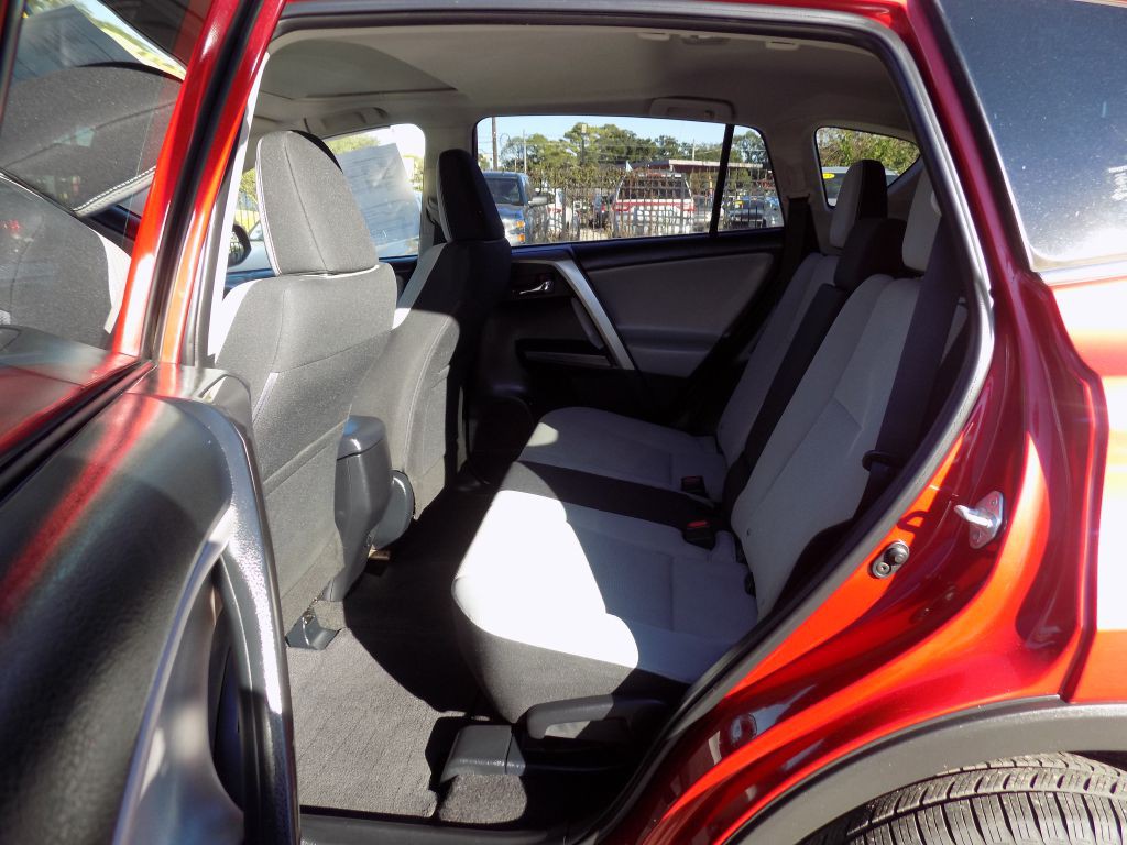 2017 Toyota Rav4 Image 13