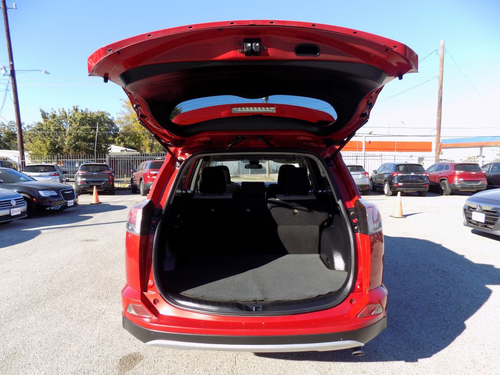 2017 Toyota Rav4 Image 18