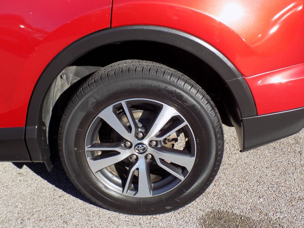 2017 Toyota Rav4 Image 26
