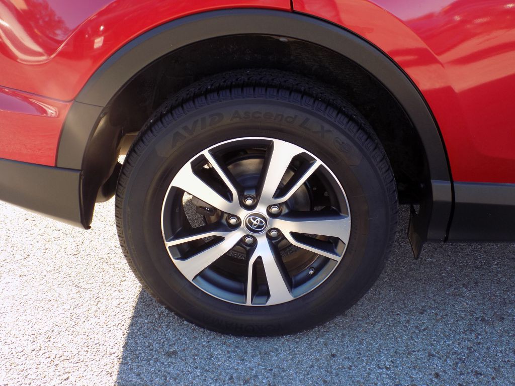 2017 Toyota Rav4 Image 28