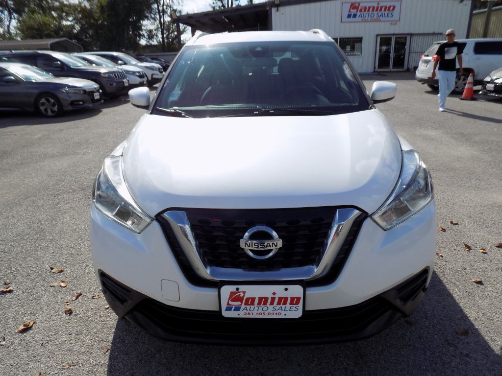 2020 Nissan Kicks Image 1