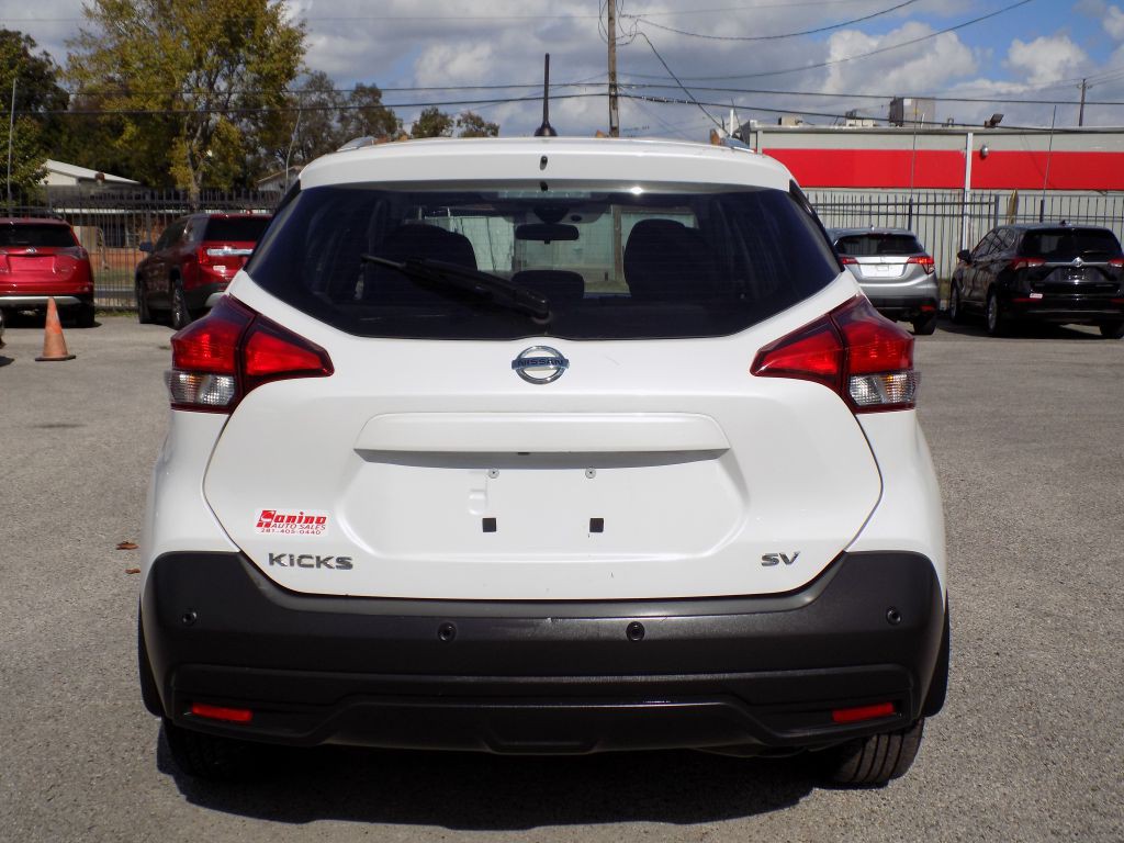 2020 Nissan Kicks Image 2