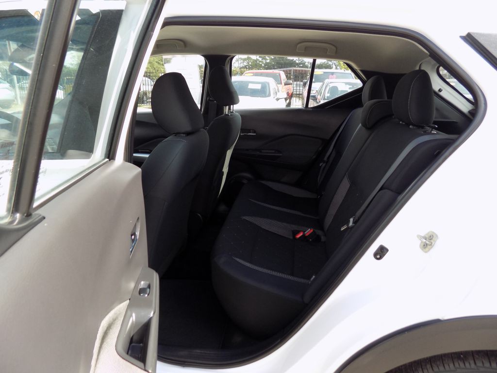 2020 Nissan Kicks Image 11