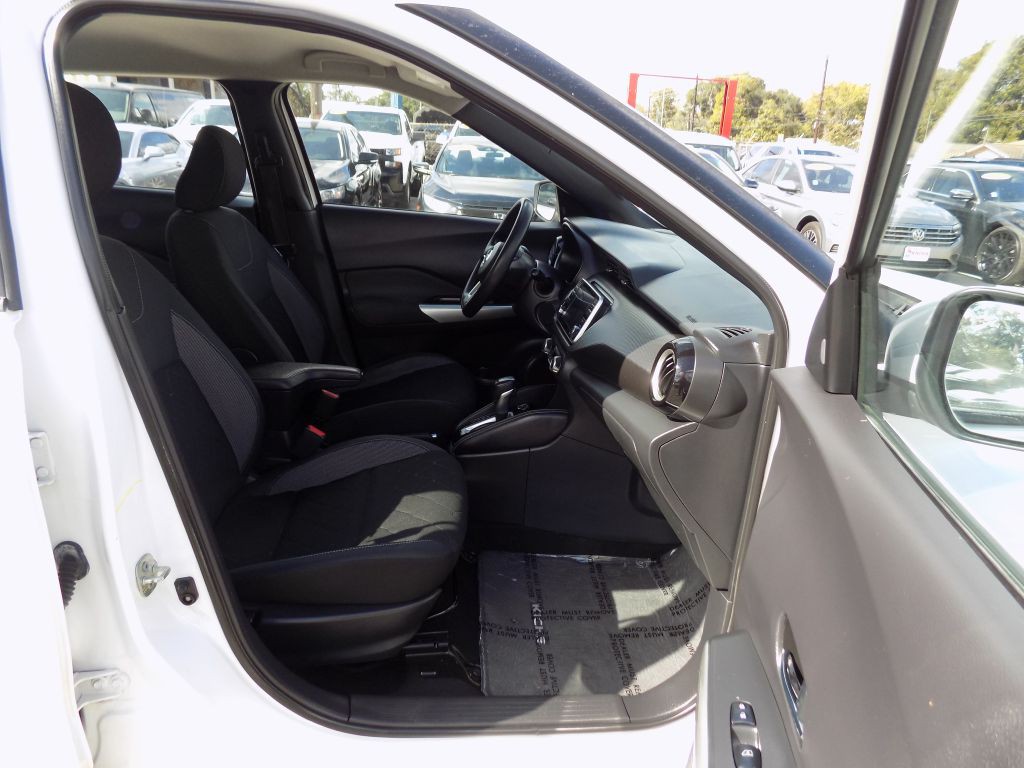 2020 Nissan Kicks Image 12