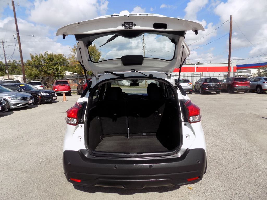 2020 Nissan Kicks Image 14