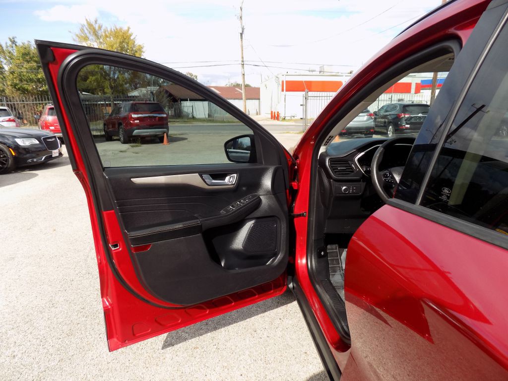 2021 Ford Escape Image 9