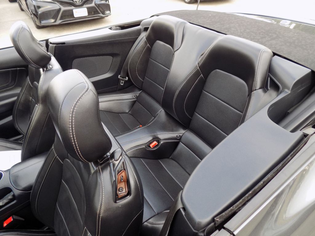 2018 Ford Mustang Image 20