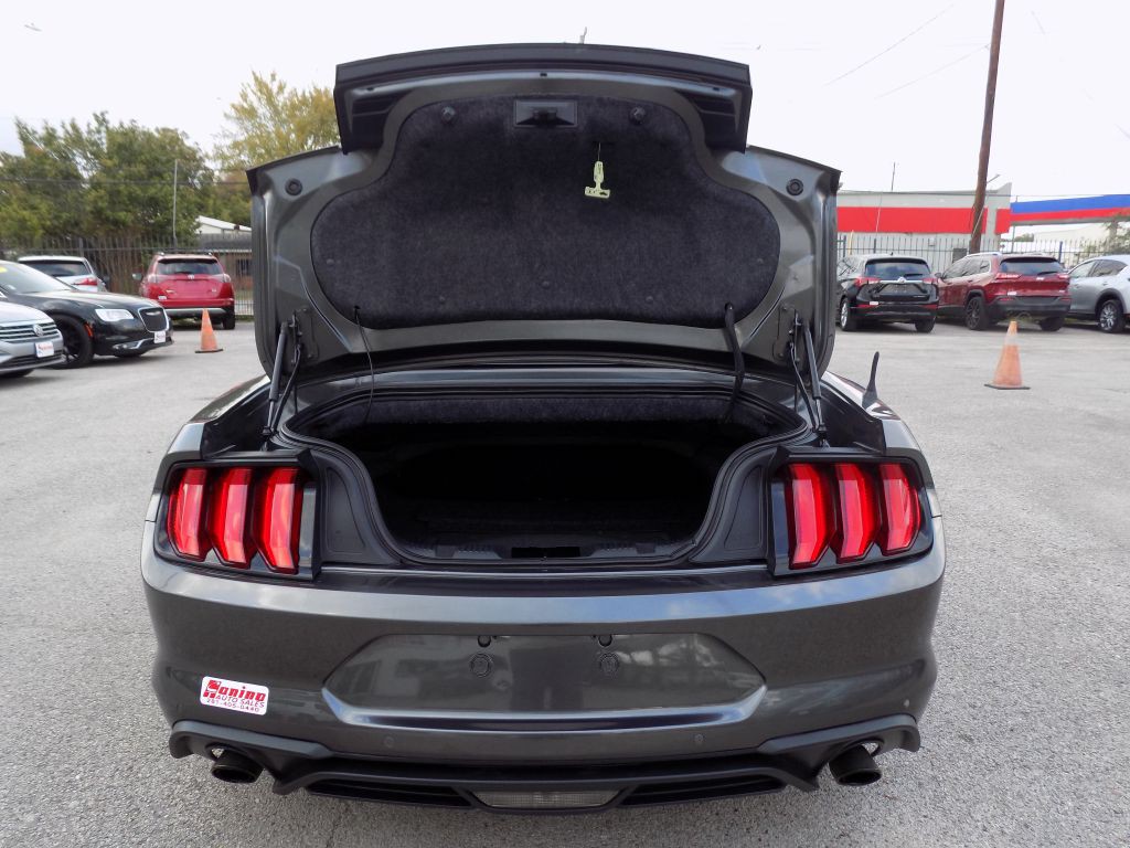 2018 Ford Mustang Image 21