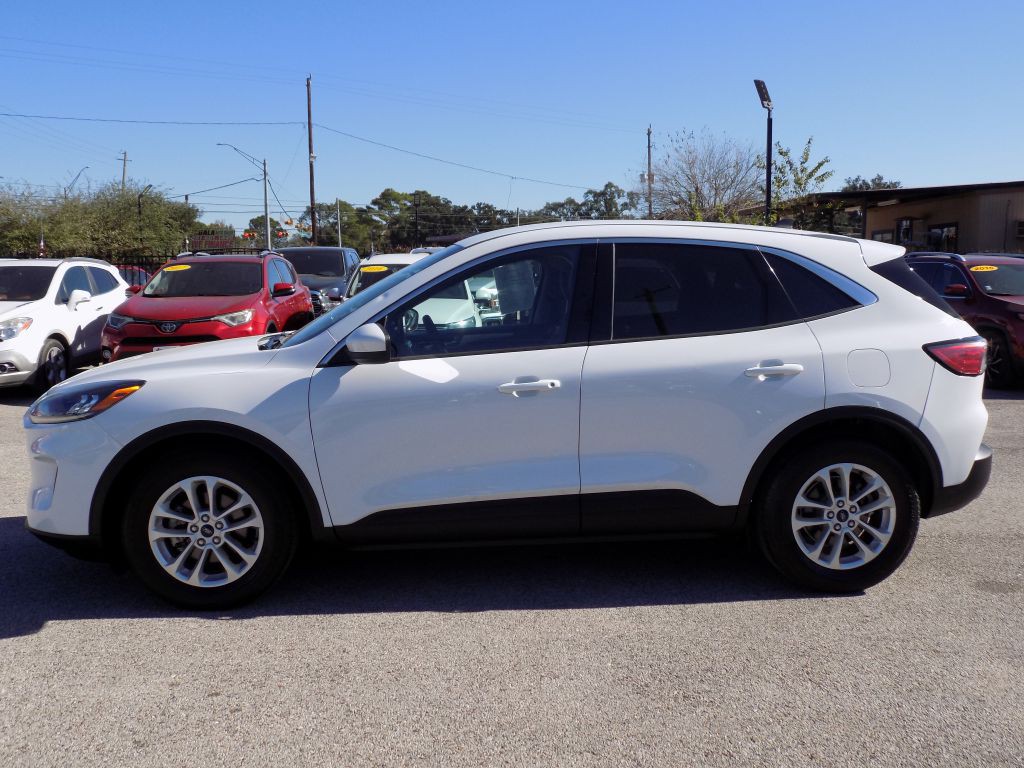 2020 Ford Escape Image 3