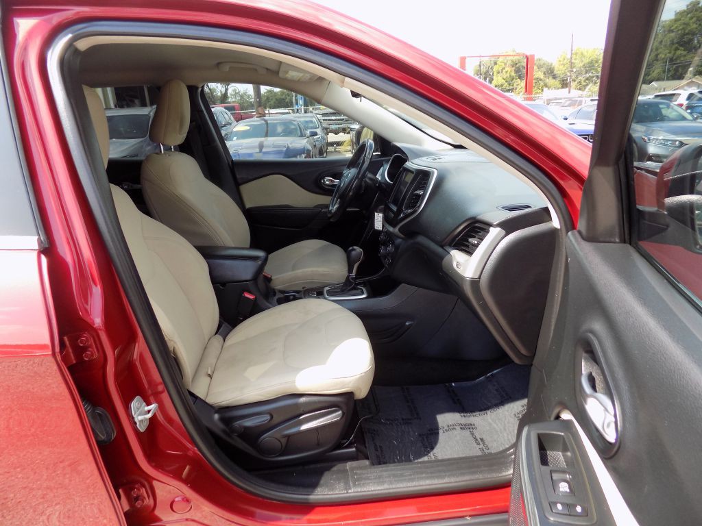 2016 Jeep Cherokee Image 16