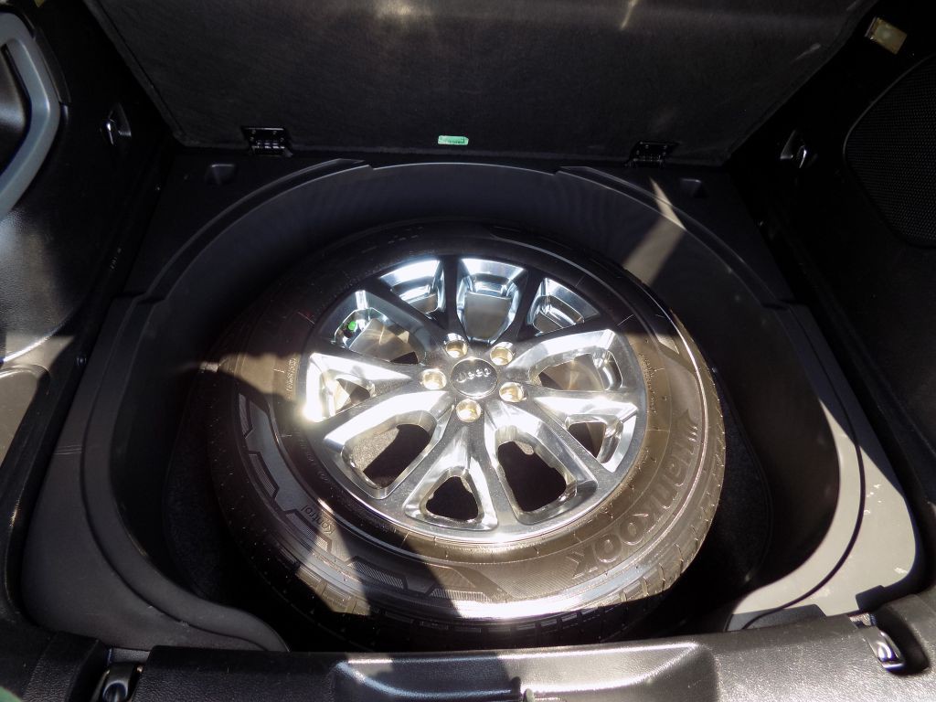 2016 Jeep Cherokee Image 19