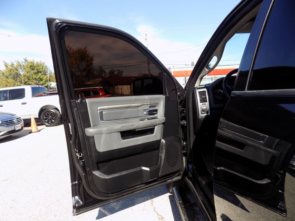 2017 RAM 1500 Image 9