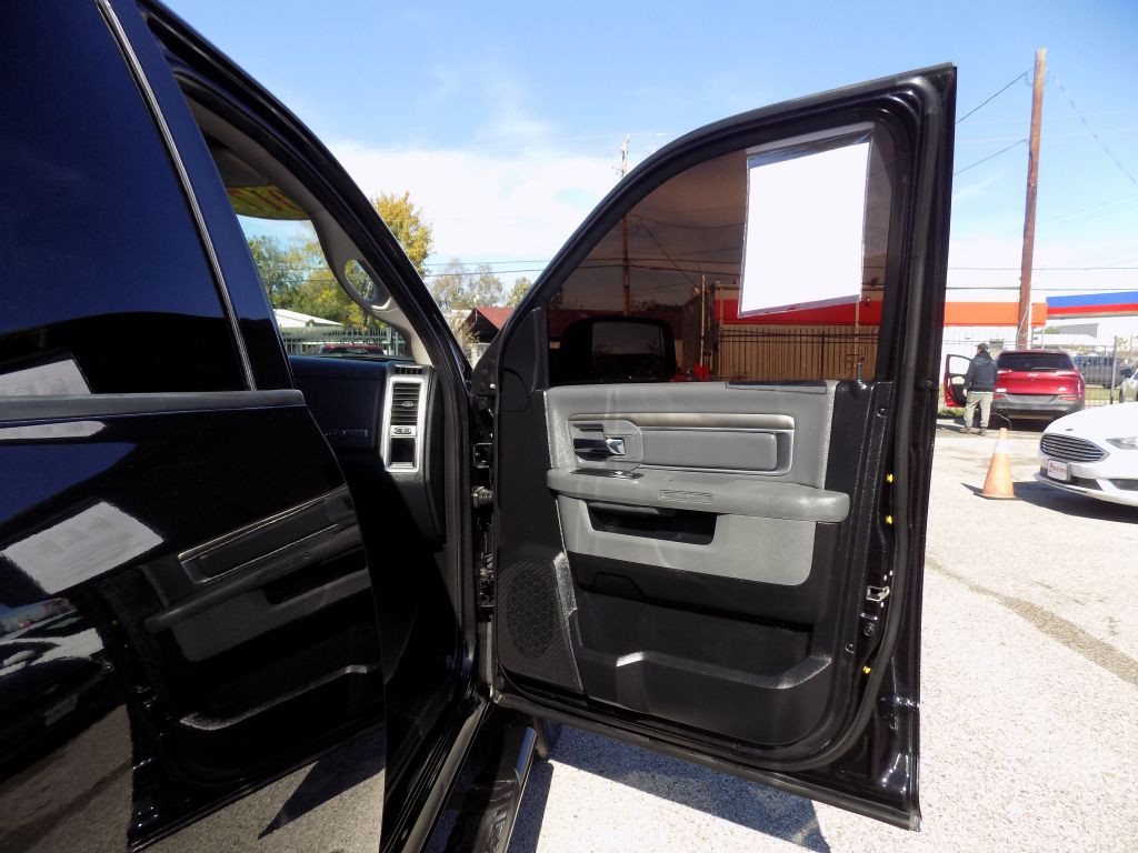 2017 RAM 1500 Image 11