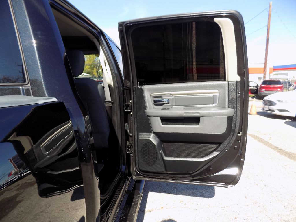 2017 RAM 1500 Image 12