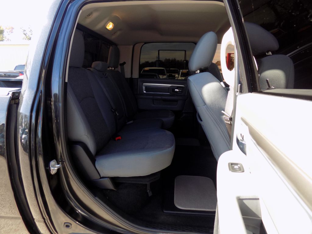 2017 RAM 1500 Image 16