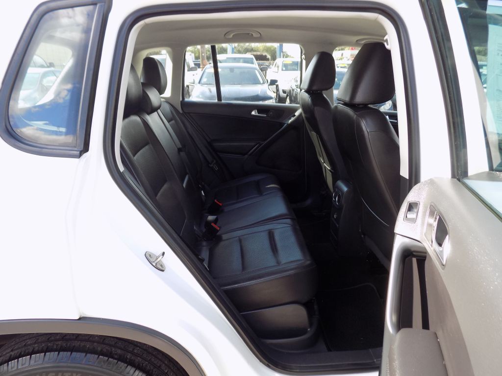 2016 Volkswagen Tiguan Image 16