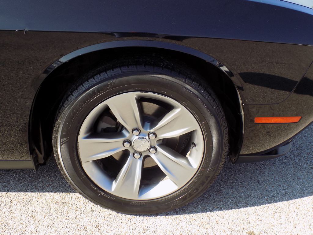 2019 Dodge Challenger Image 22