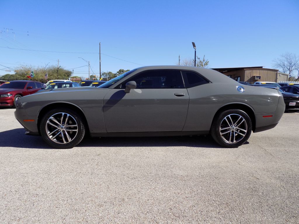 2019 Dodge Challenger Image 3