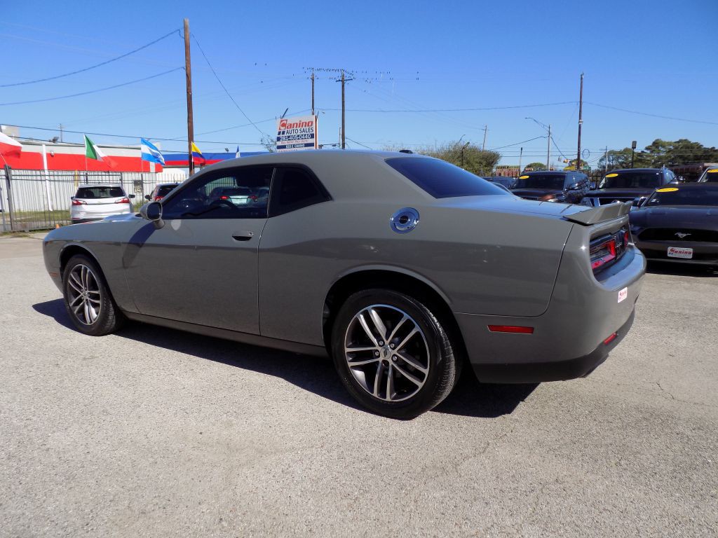 2019 Dodge Challenger Image 4
