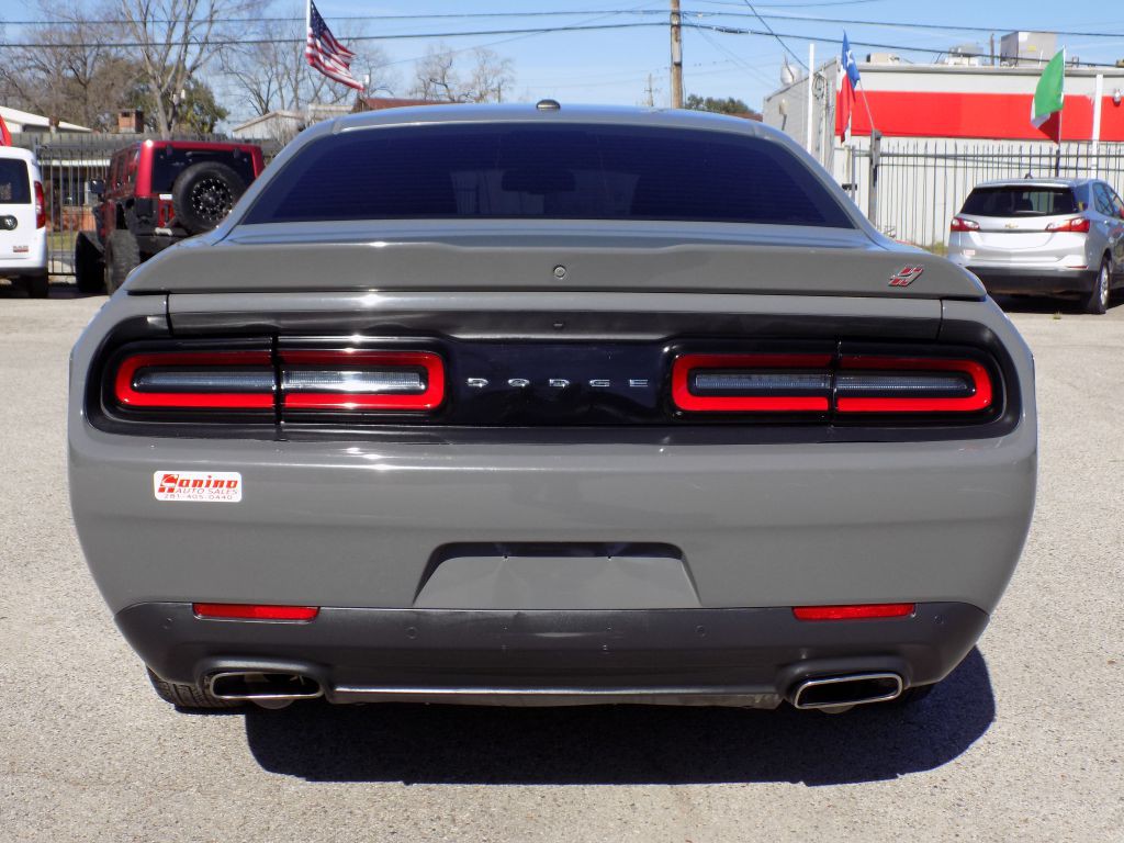 2019 Dodge Challenger Image 5