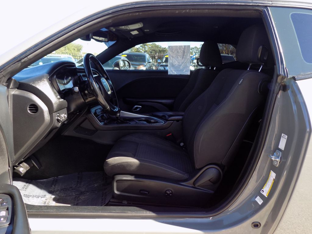 2019 Dodge Challenger Image 11