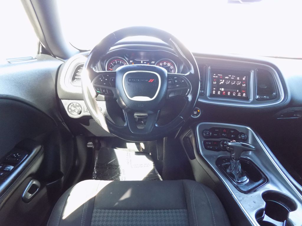 2019 Dodge Challenger Image 19