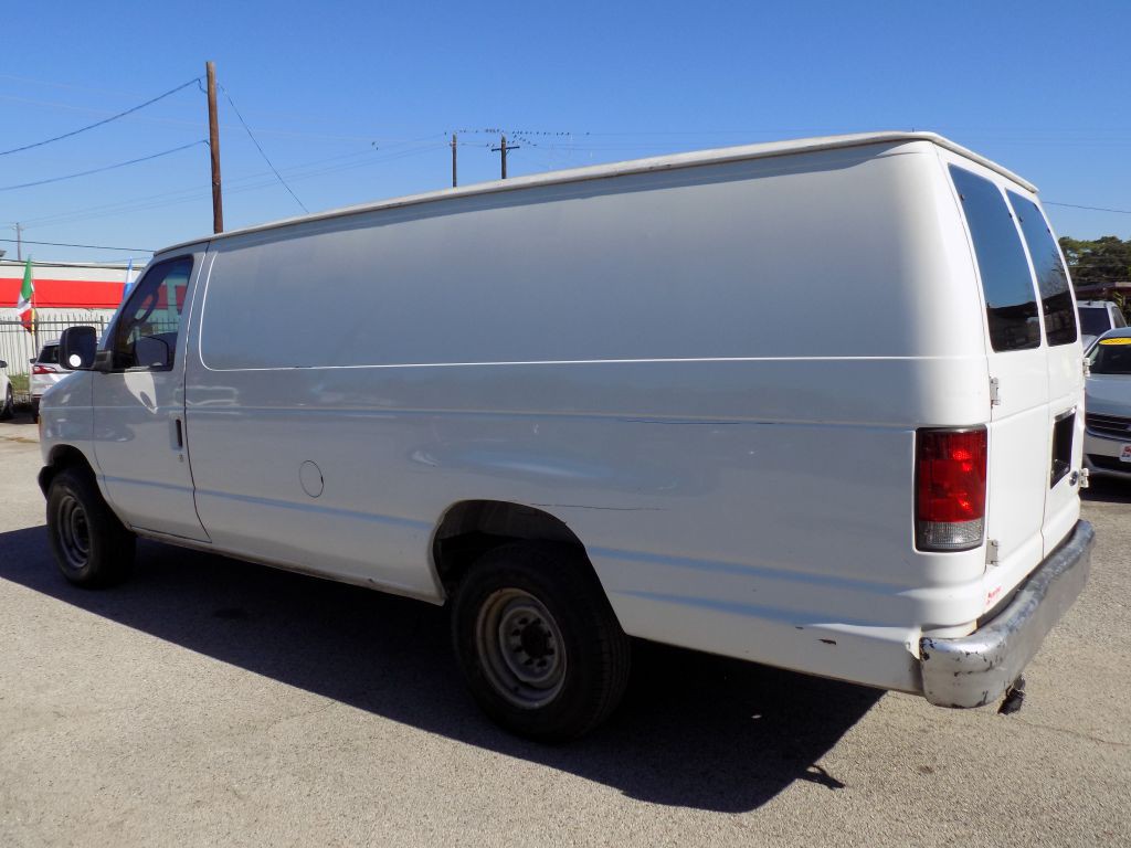 2005 Ford Econoline Image 4