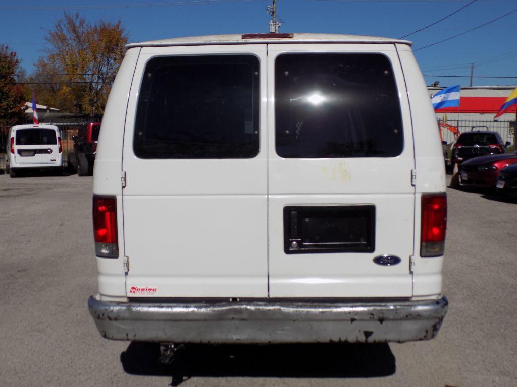 2005 Ford Econoline Image 5