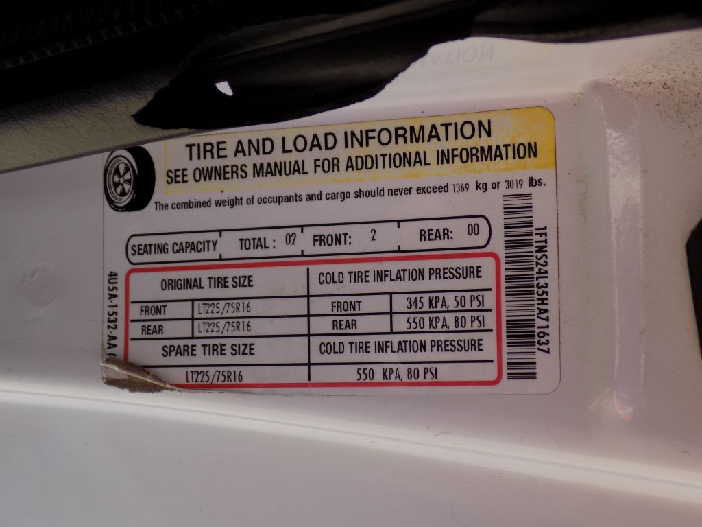 2005 Ford Econoline Image 26