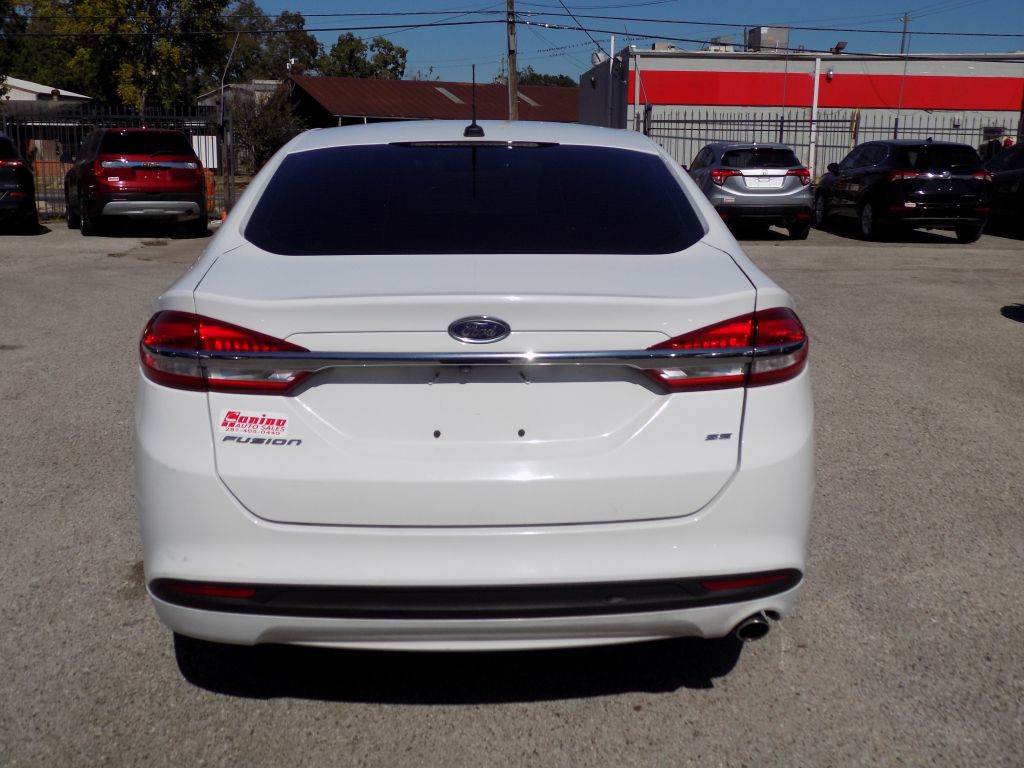2017 Ford Fusion Image 5