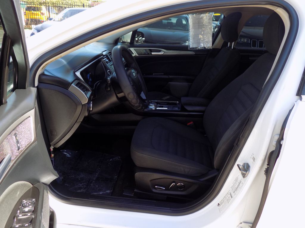 2017 Ford Fusion Image 10