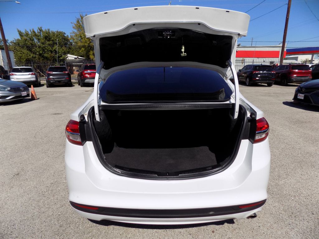 2017 Ford Fusion Image 17