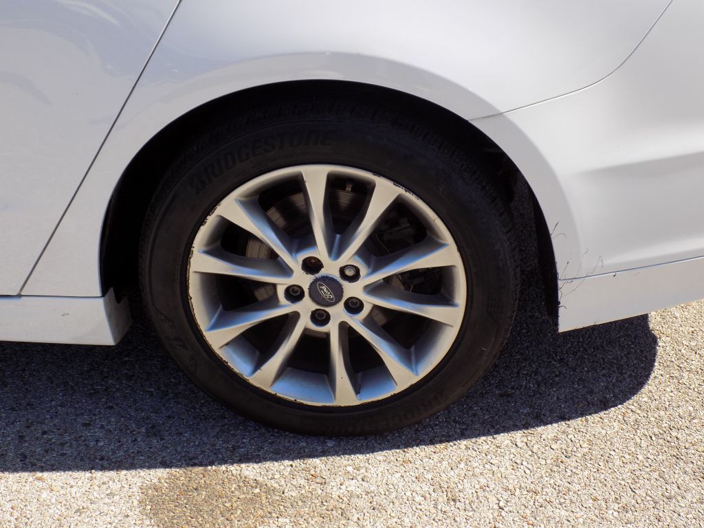 2017 Ford Fusion Image 26