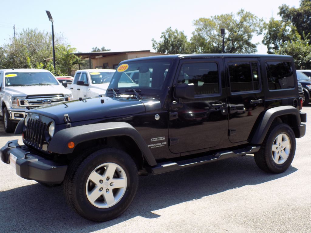 2013 Jeep Wrangler Unlimited Image 3