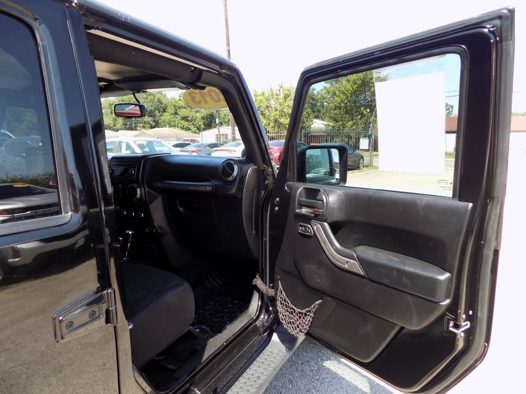 2013 Jeep Wrangler Unlimited Image 14