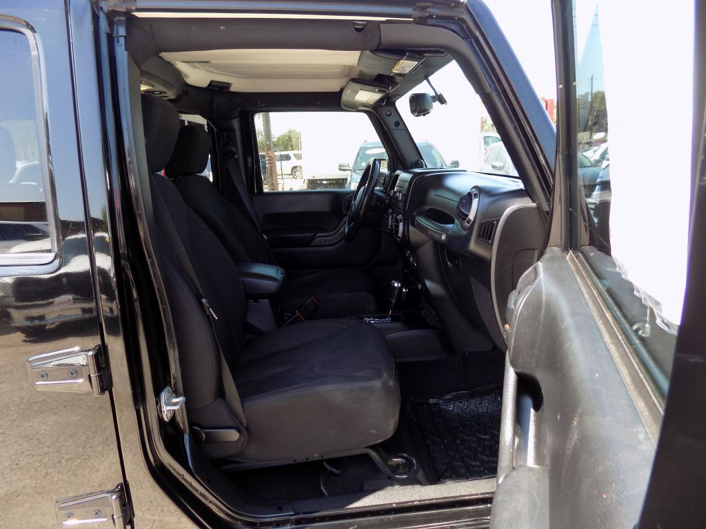 2013 Jeep Wrangler Unlimited Image 15