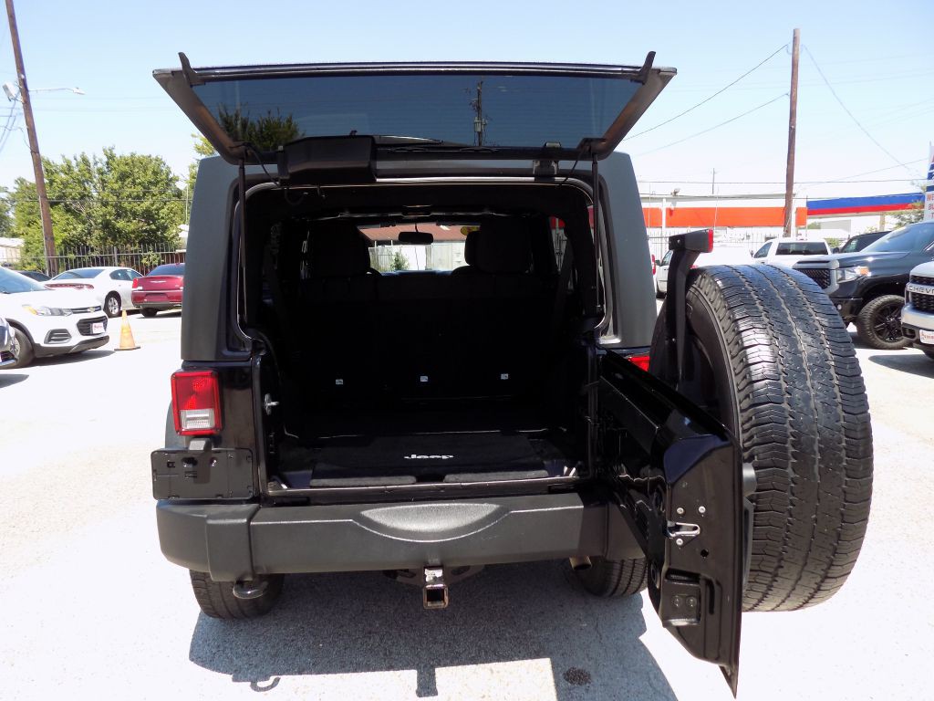 2013 Jeep Wrangler Unlimited Image 18