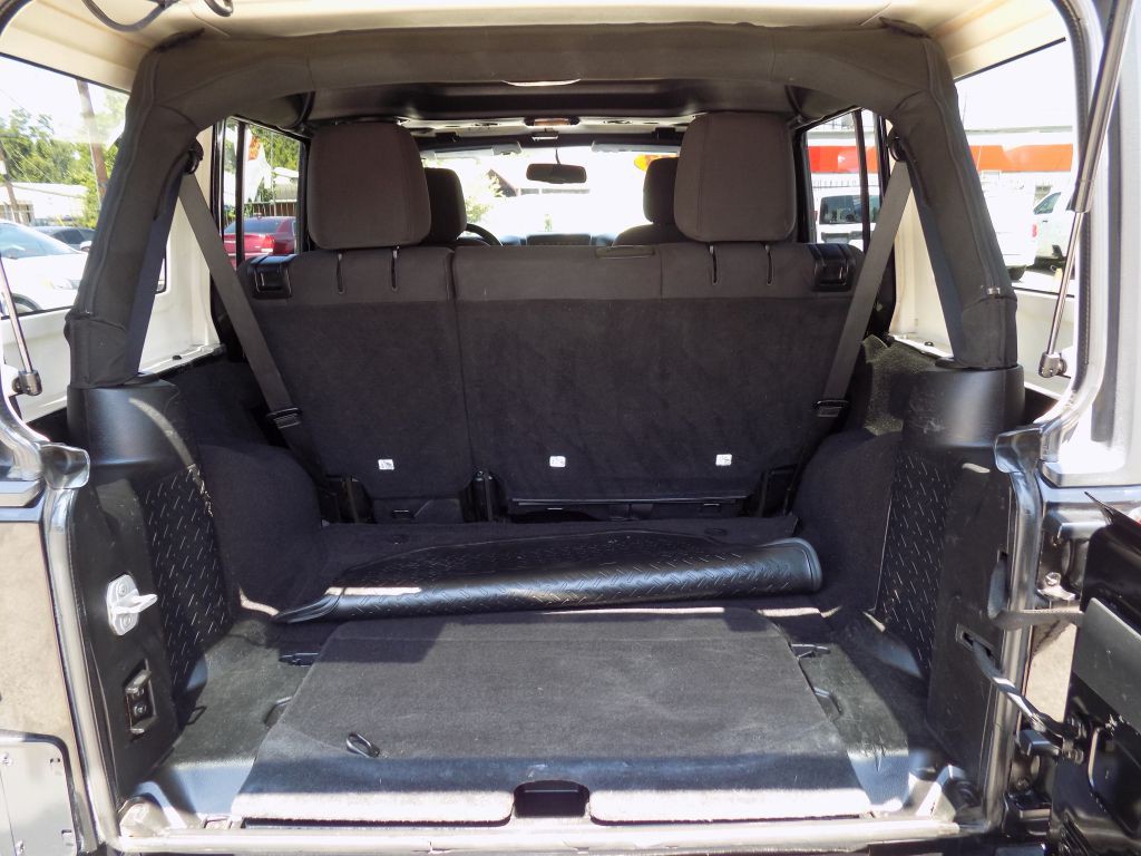 2013 Jeep Wrangler Unlimited Image 19