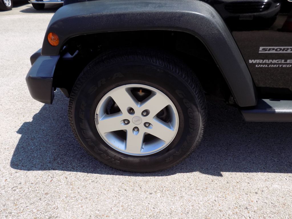 2013 Jeep Wrangler Unlimited Image 22