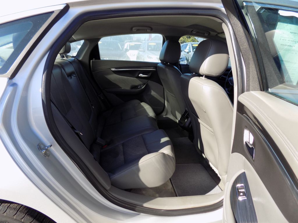 2017 Chevrolet Impala Image 16