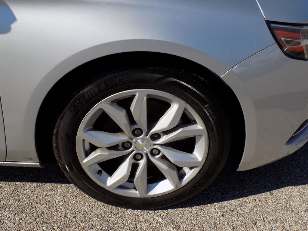 2017 Chevrolet Impala Image 25