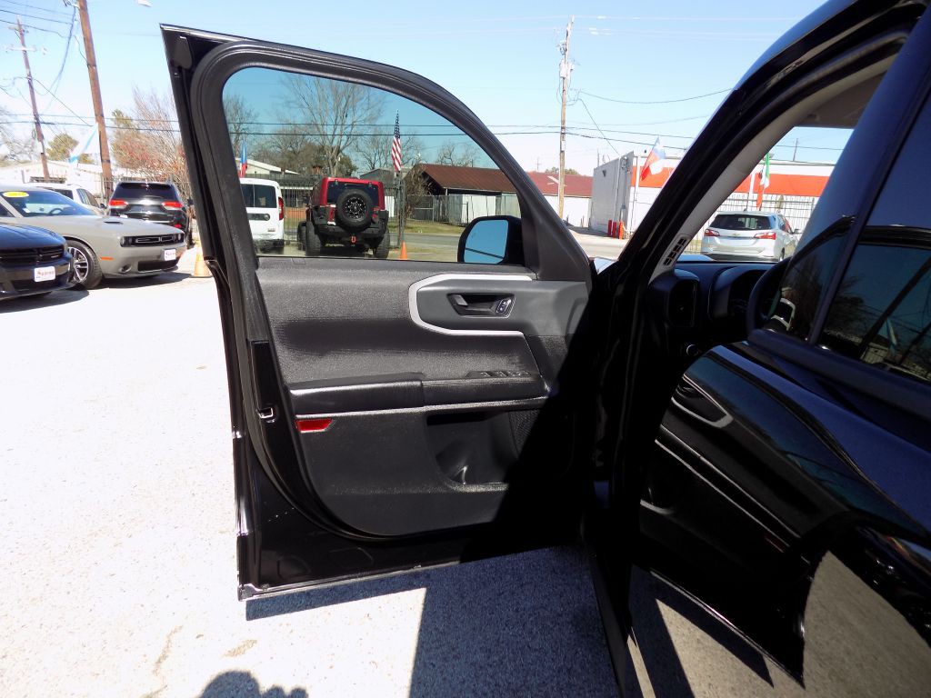 2021 Ford Bronco Image 9