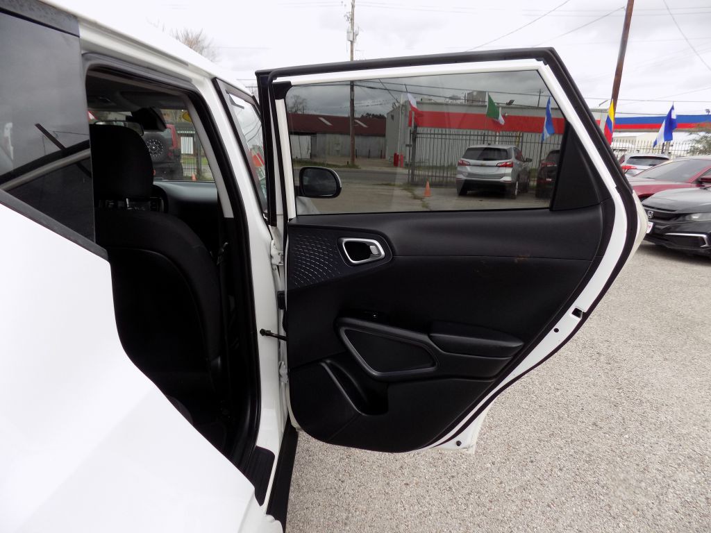 2020 Kia Soul Image 13