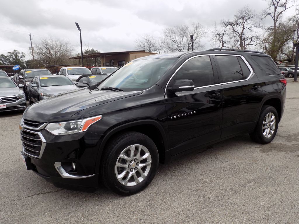 2021 Chevrolet Traverse Image 2