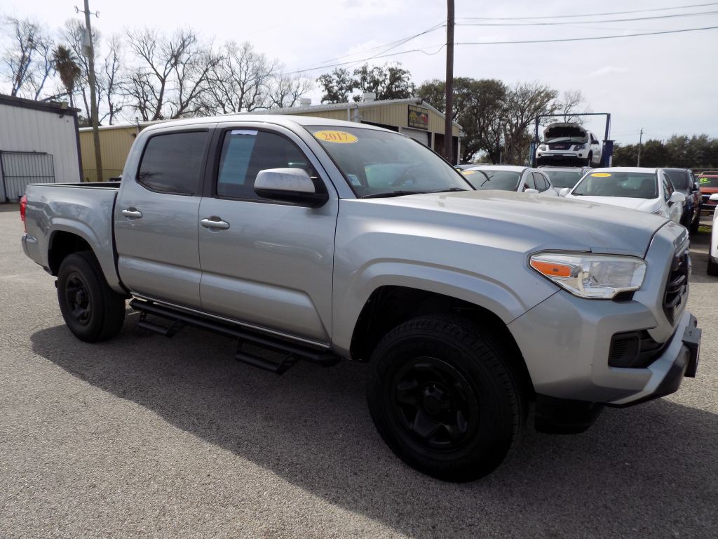 2017 Toyota Tacoma Image 8