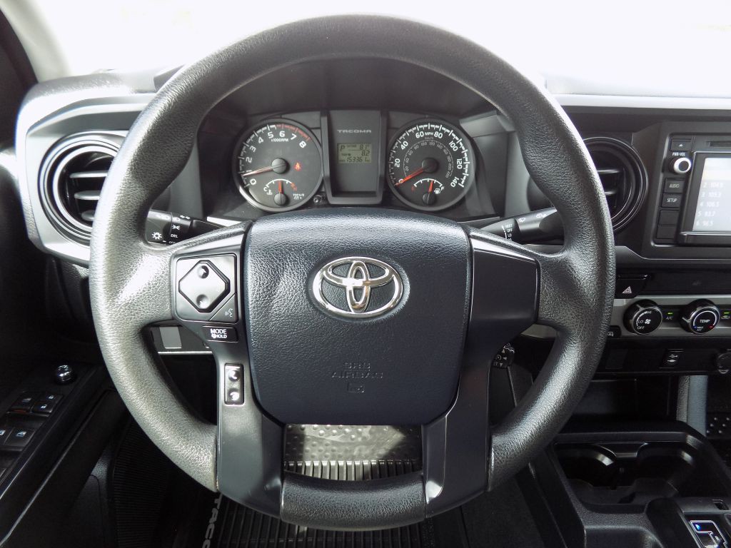 2017 Toyota Tacoma Image 21