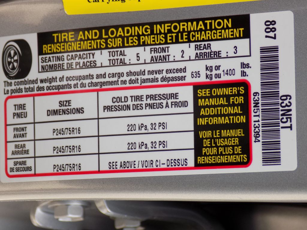 2017 Toyota Tacoma Image 27